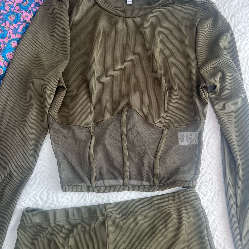 Love Olive Ribbed Top - Picture 6 of 7
